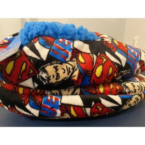 SUPERMAN MAN of STEEL Boys Fuzzy Slipper Side S/M (8-13) New. Never Worn.
